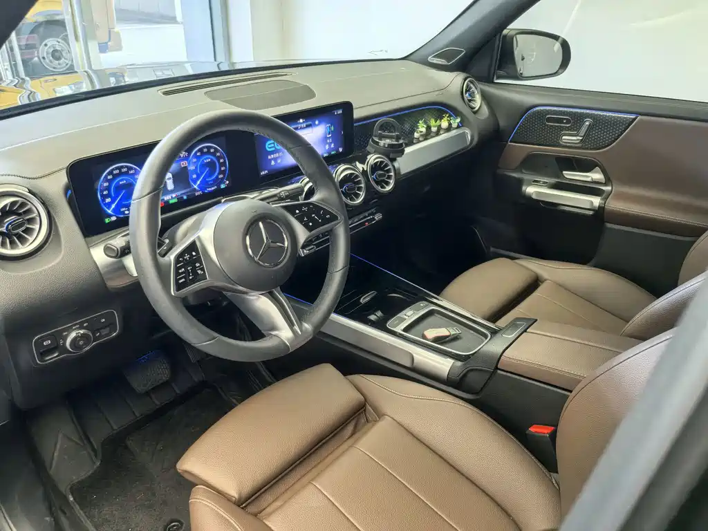 Mercedes-Benz EQB — миниатюра 12