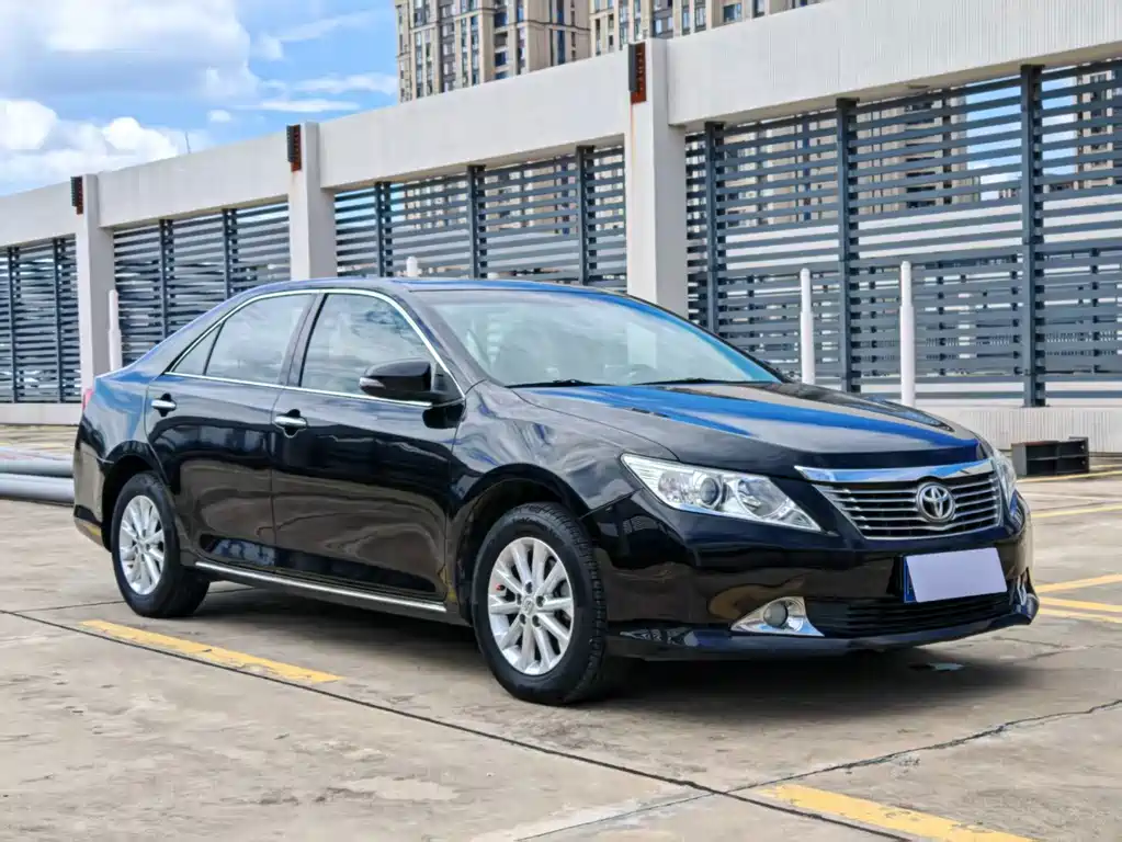 Toyota Camry — миниатюра 3