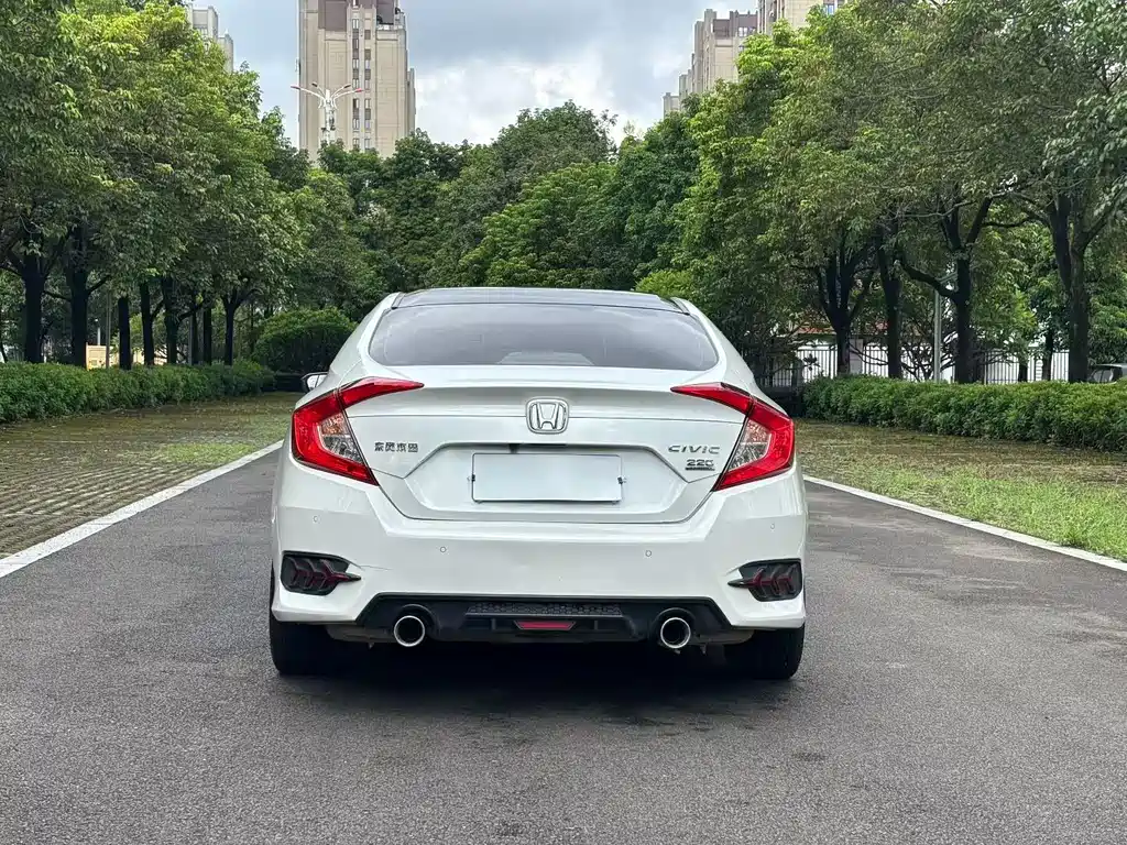 Honda Civic — миниатюра 8