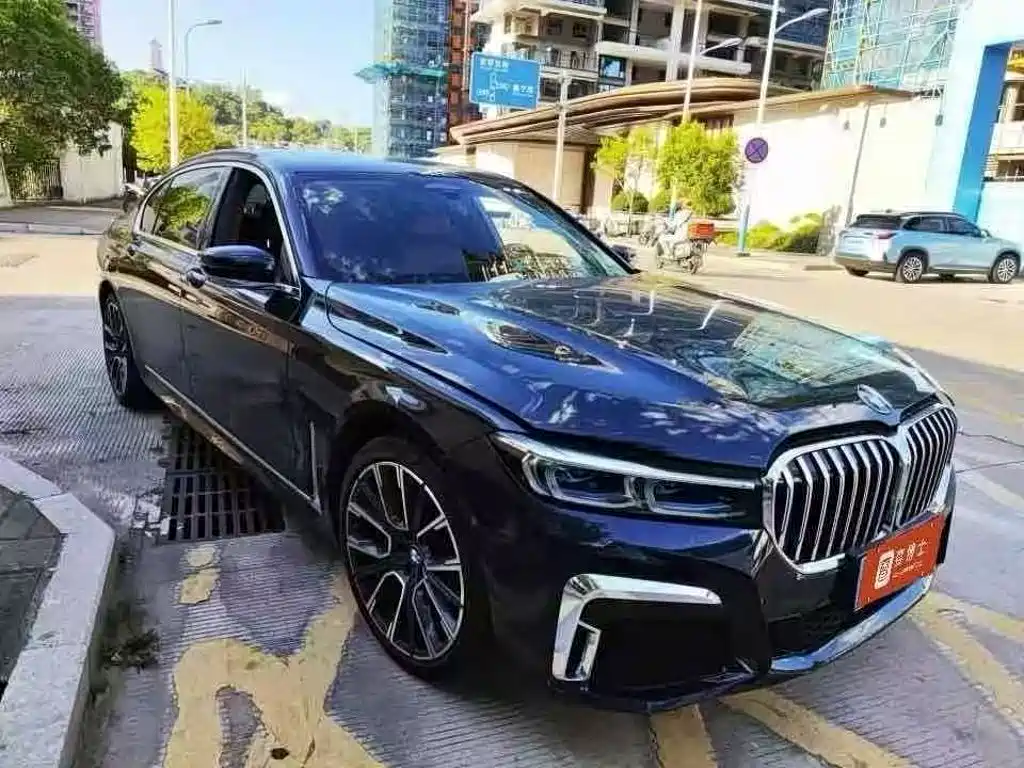 BMW 7 Series — миниатюра 2
