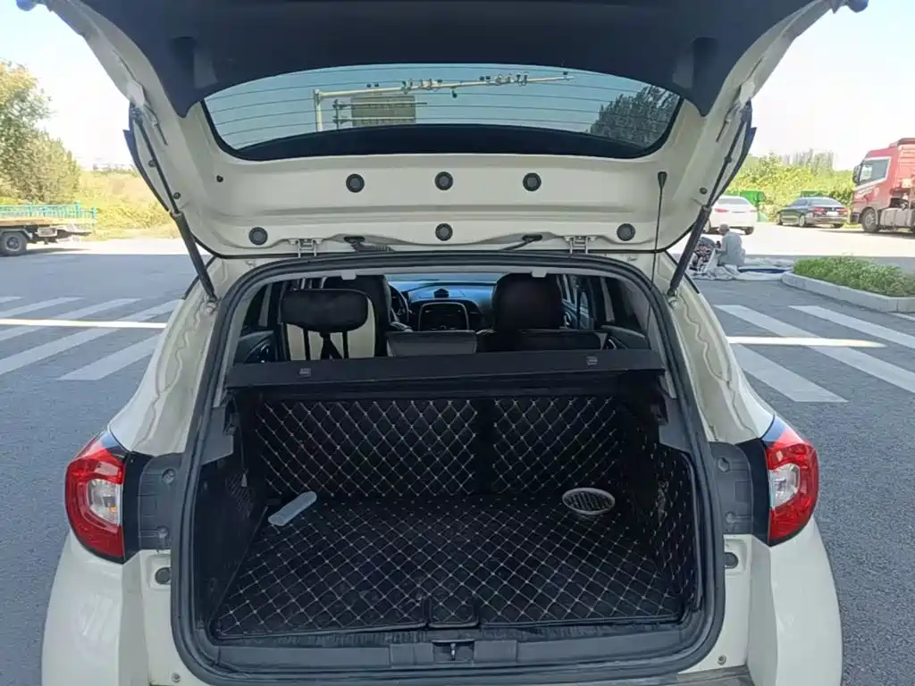 Renault Captur — миниатюра 19