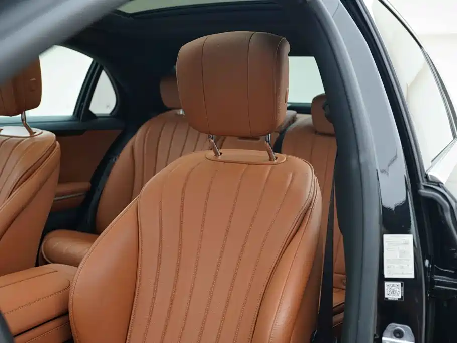Mercedes-Benz S-Class — миниатюра 12