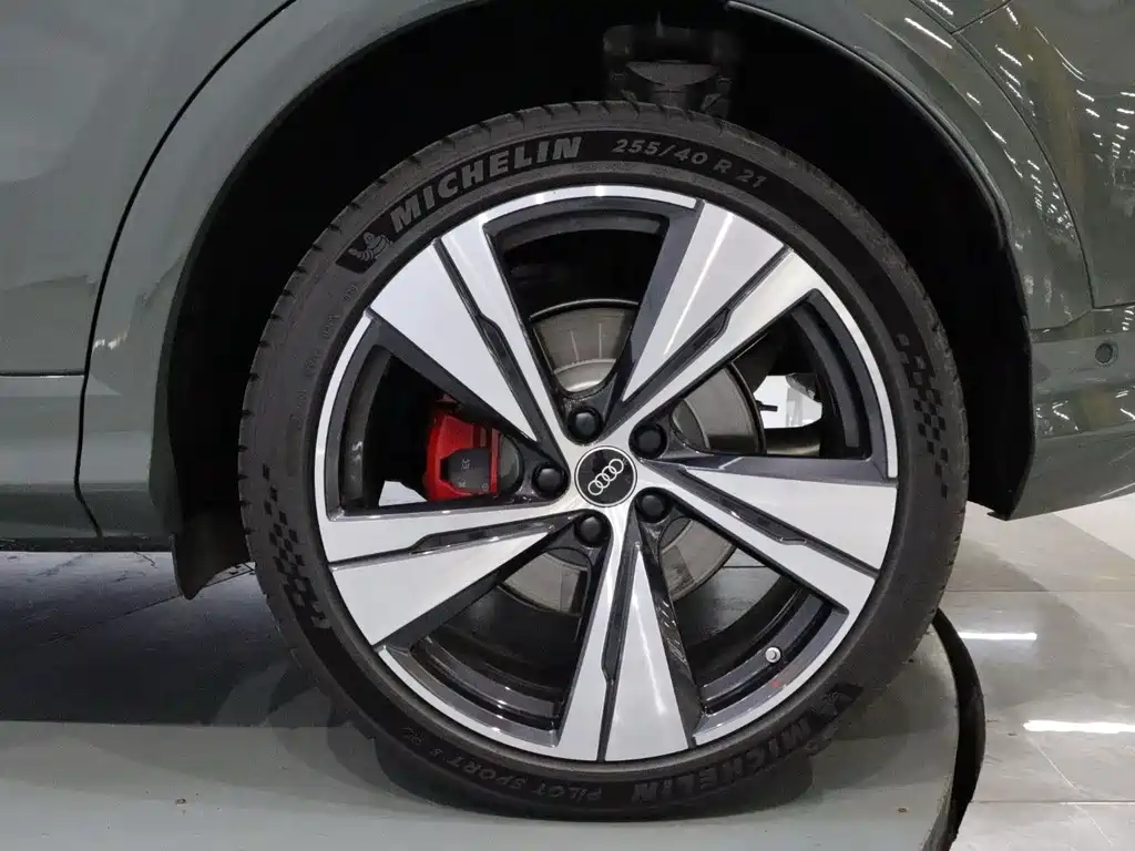 Audi Q5L — миниатюра 20