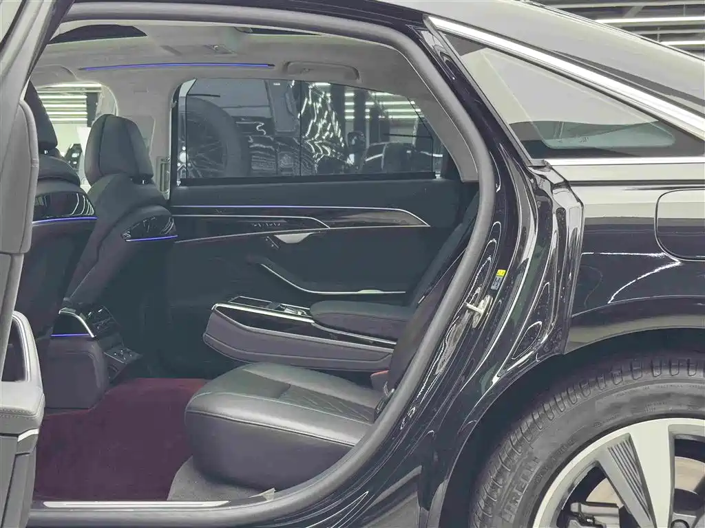 Audi A8 New Energy — миниатюра 9