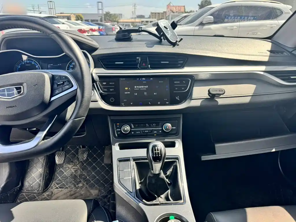 Geely Emgrand — миниатюра 15