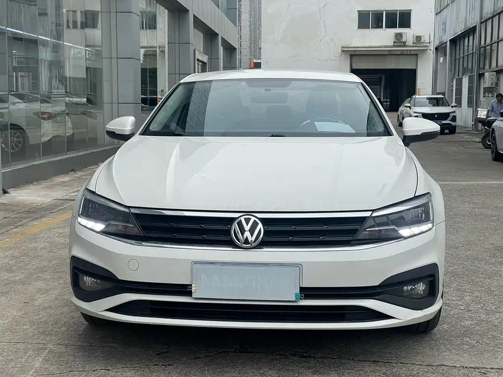 VOLKSWAGEN LINGDU