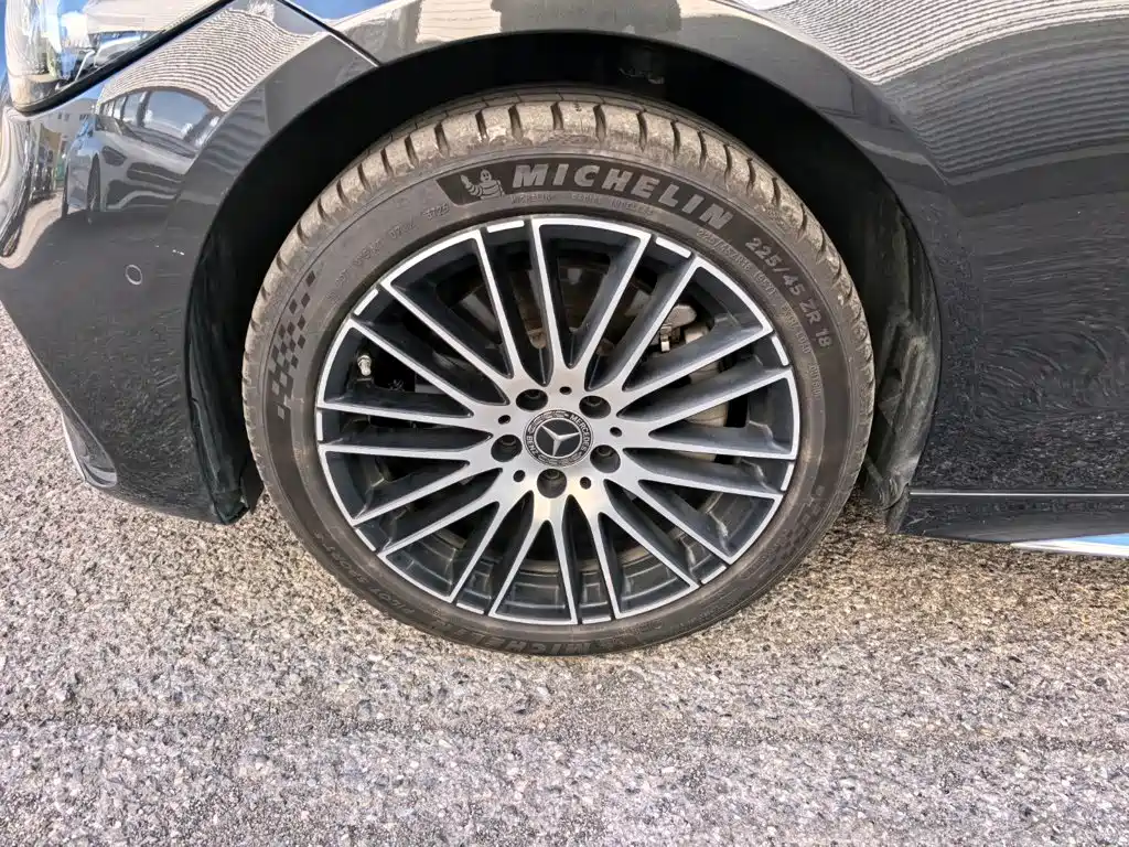 Mercedes-Benz C-Class — миниатюра 12