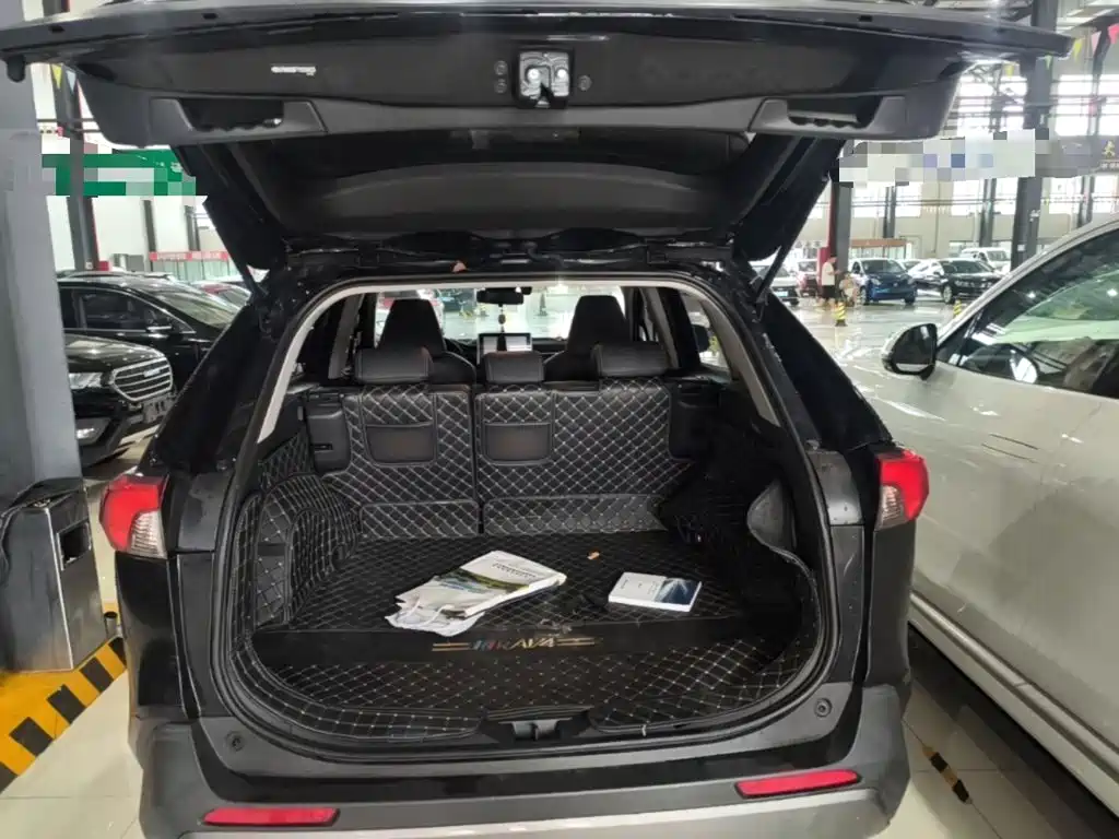 Toyota RAV4 — миниатюра 19
