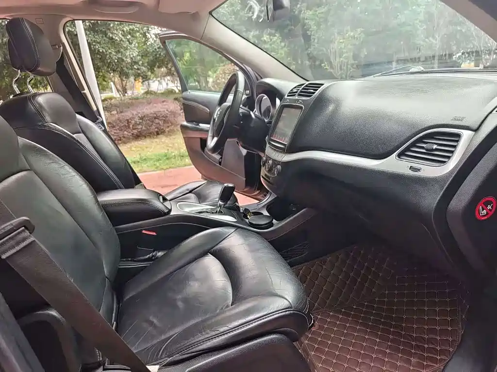 Dodge Journey — миниатюра 7