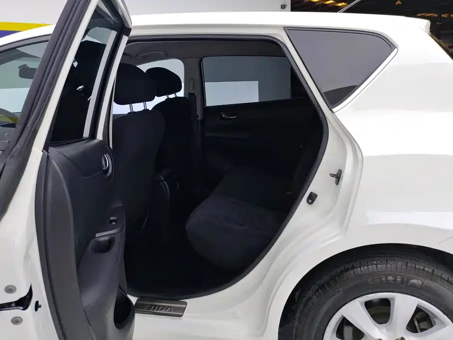 Nissan Tiida — миниатюра 11