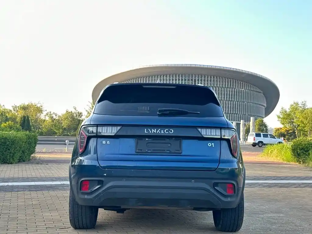 Lynk & Co 01 — миниатюра 5