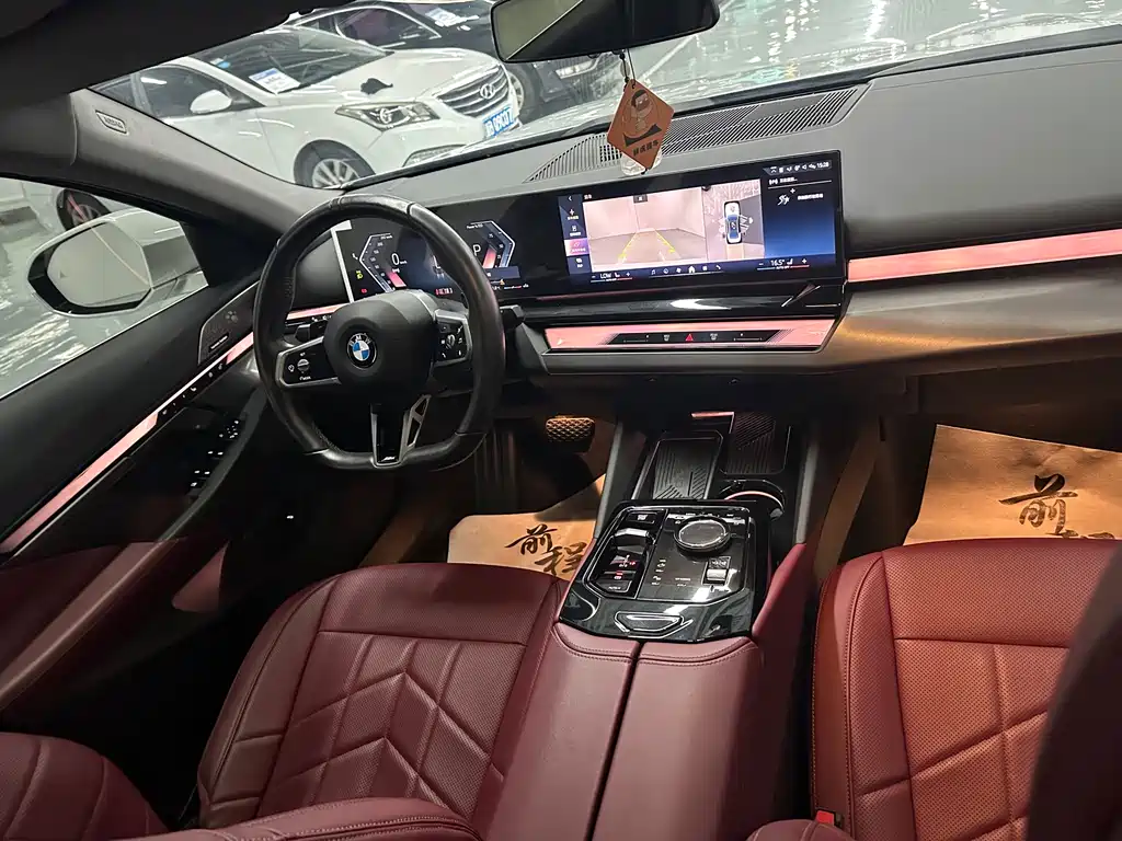 BMW 5 Series — миниатюра 10