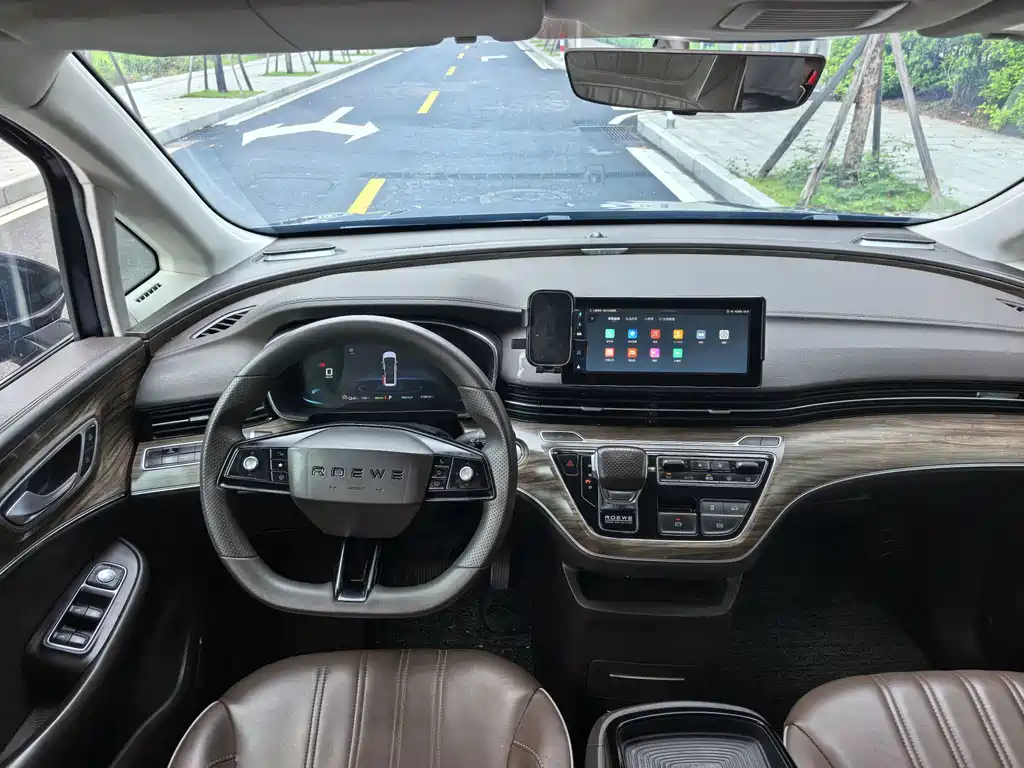 Roewe iMAX8 New Energy — миниатюра 16