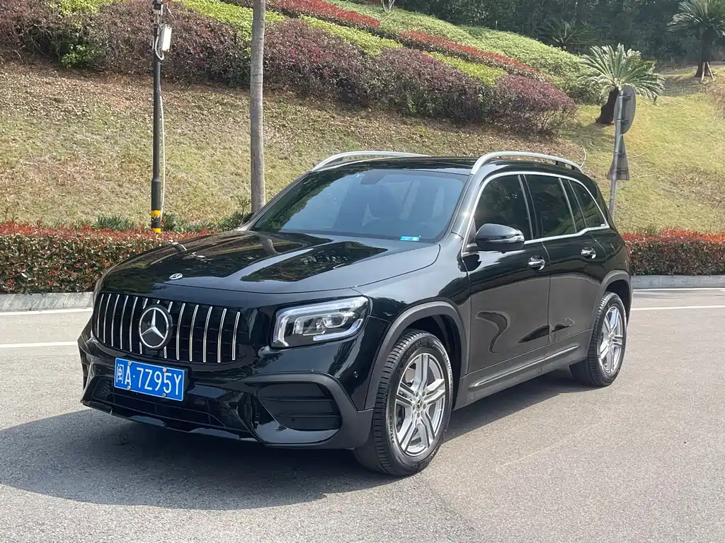 Mercedes-Benz GLB 2023