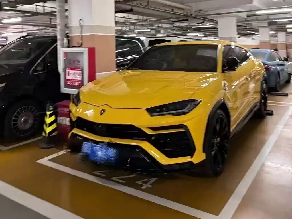 Lamborghini Urus 2021 4.0T V8