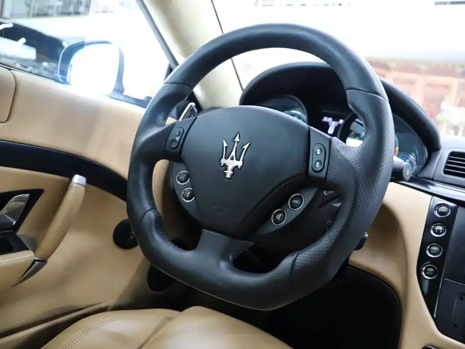 Maserati GranTurismo — миниатюра 8
