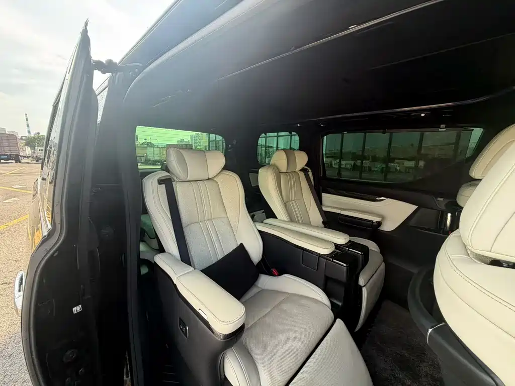 Lexus LM — миниатюра 5