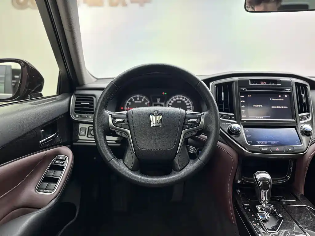 Toyota Crown 2018 2.0T Sport