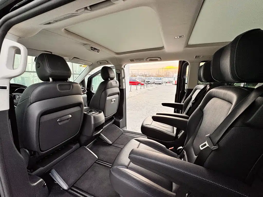 Mercedes-Benz V-Class — миниатюра 11