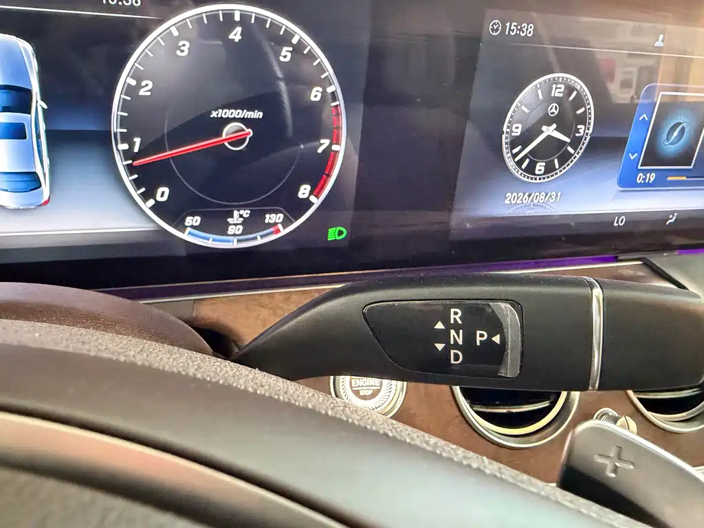 Mercedes-Benz E-Class — миниатюра 14