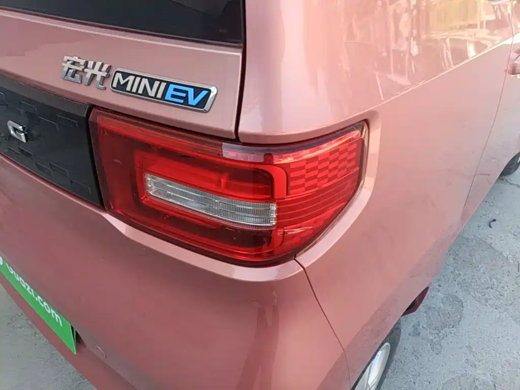 Wuling MINIEV — миниатюра 8