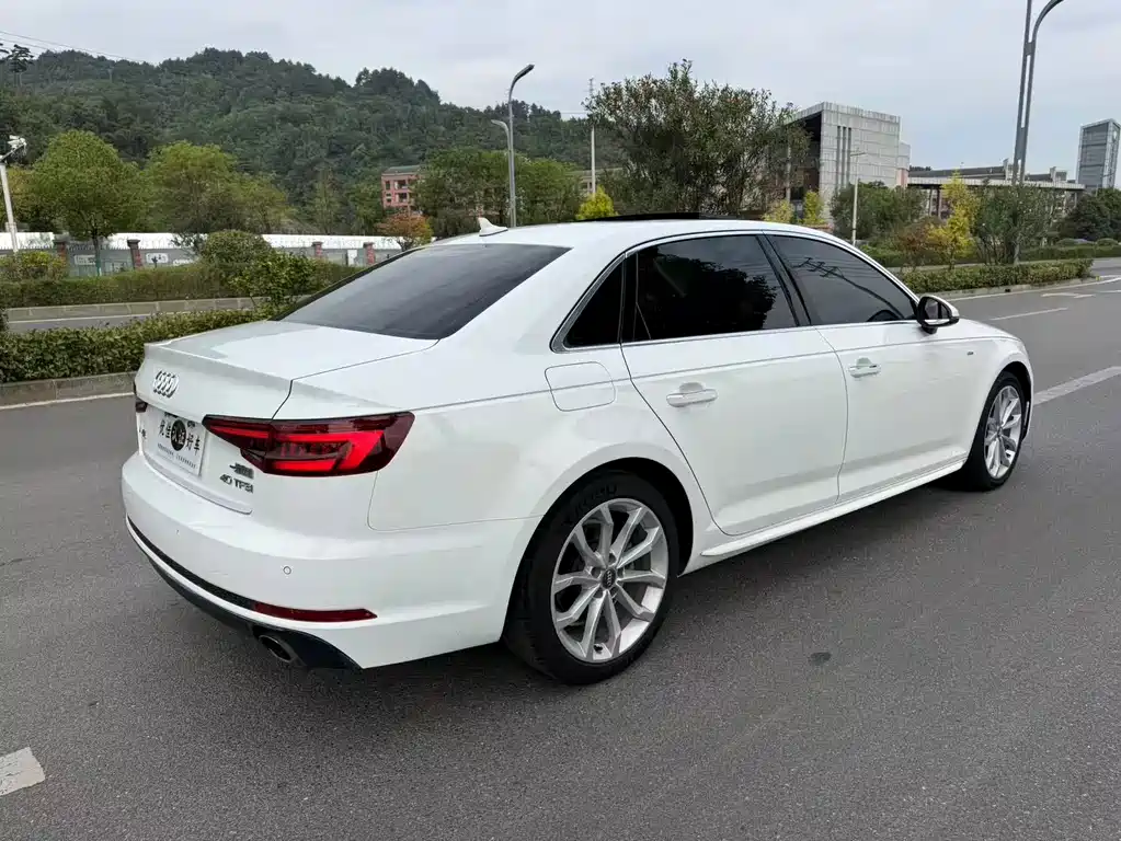 Audi A4L — миниатюра 12