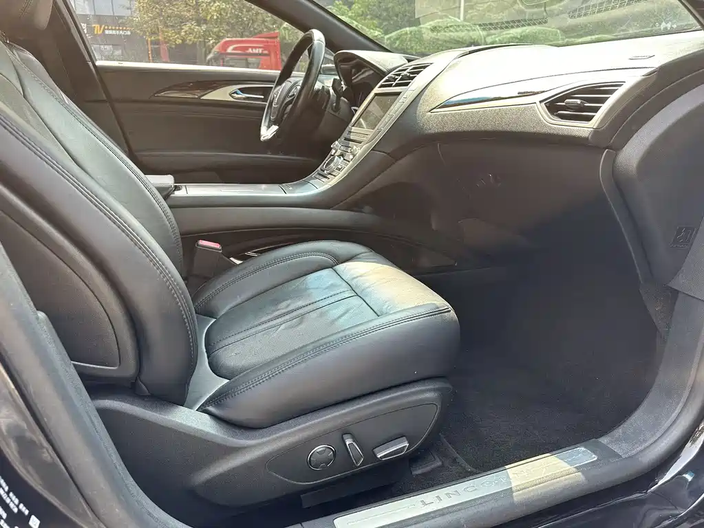 Lincoln MKZ 2018 2.0T