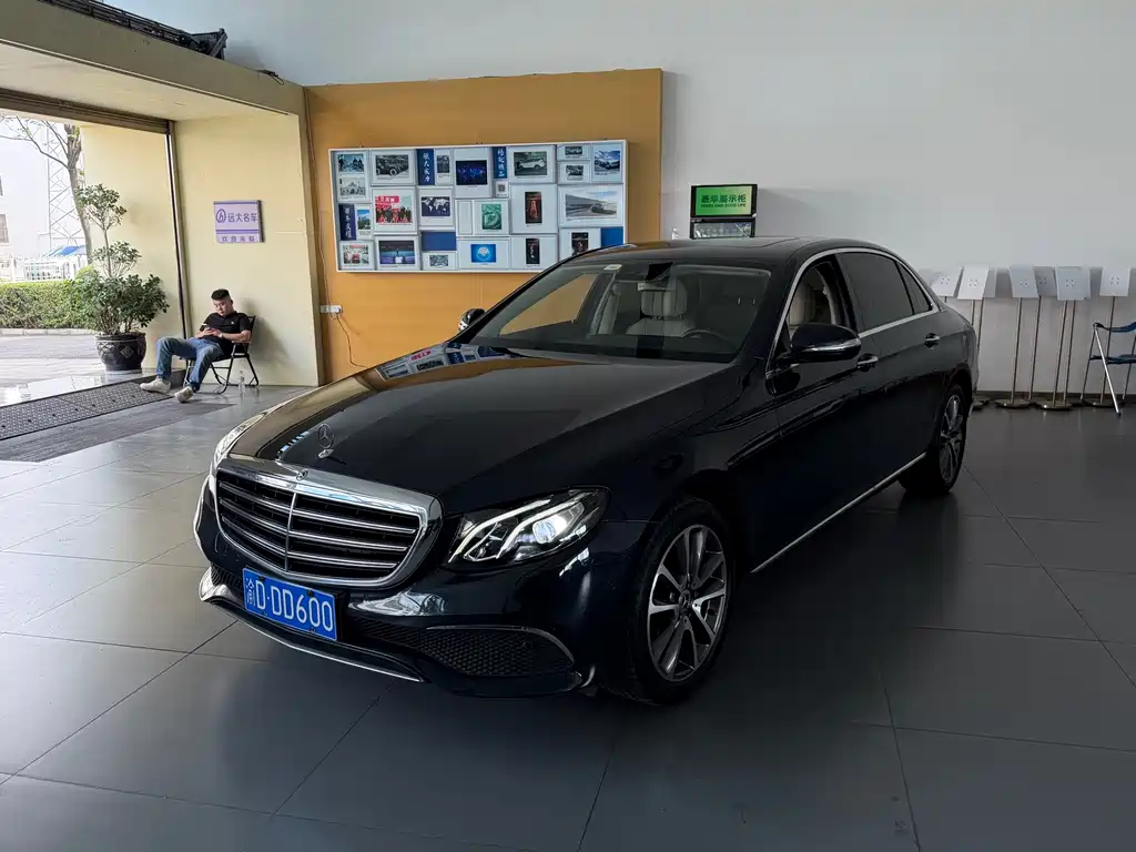 Mercedes-Benz E-Class — миниатюра 2