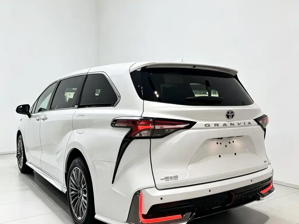 Toyota Granvia 2026 2.5L Comfort