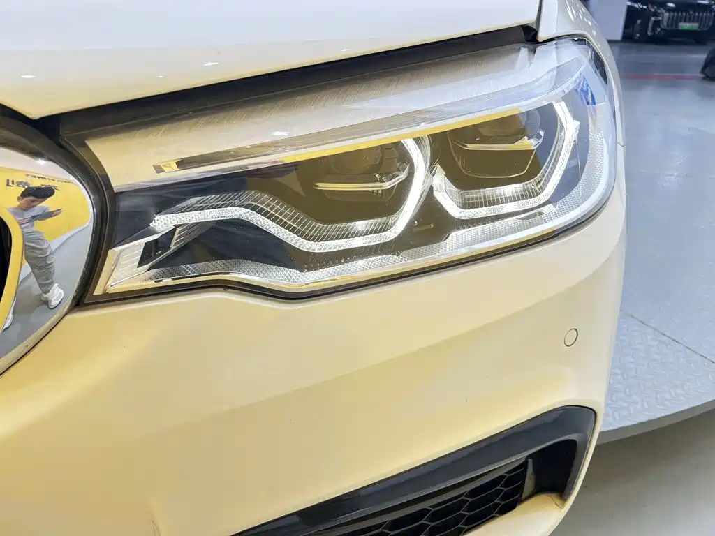 BMW 5 Series — миниатюра 8