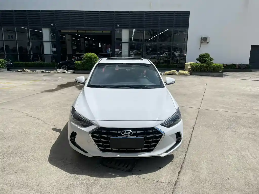 Hyundai Elantra — миниатюра 2