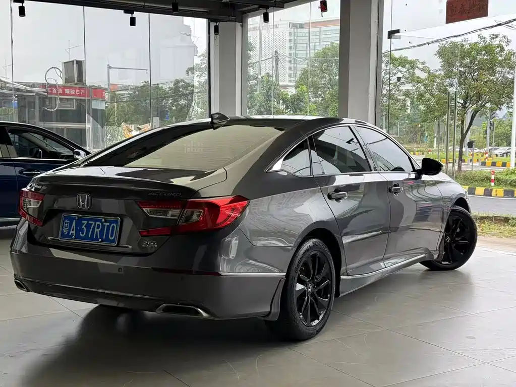 Honda Accord — миниатюра 7