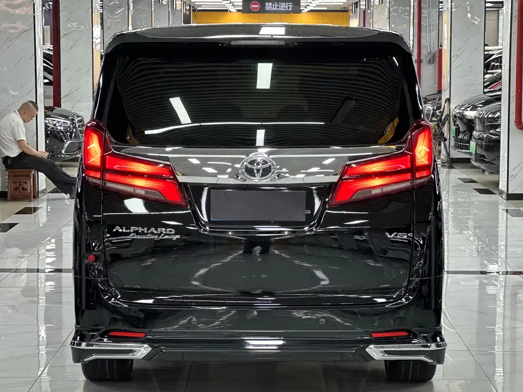 Toyota Alphard 2018 3.5L Luxury