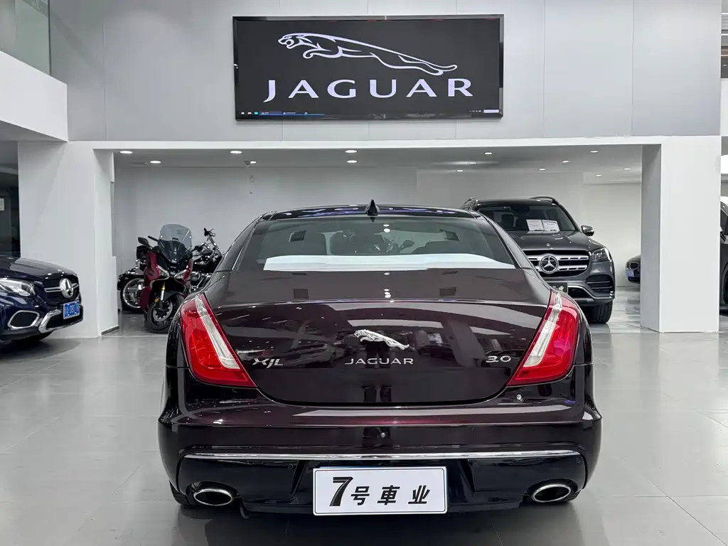 JAGUAR XJ