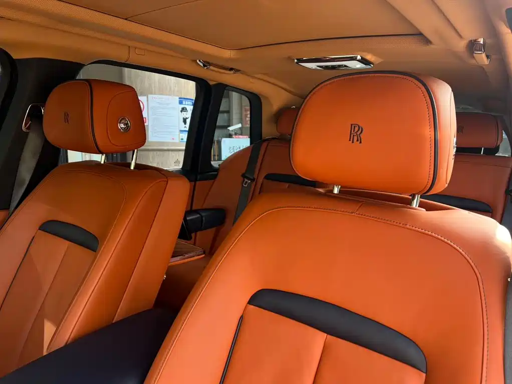 Rolls-Royce Cullinan — миниатюра 15