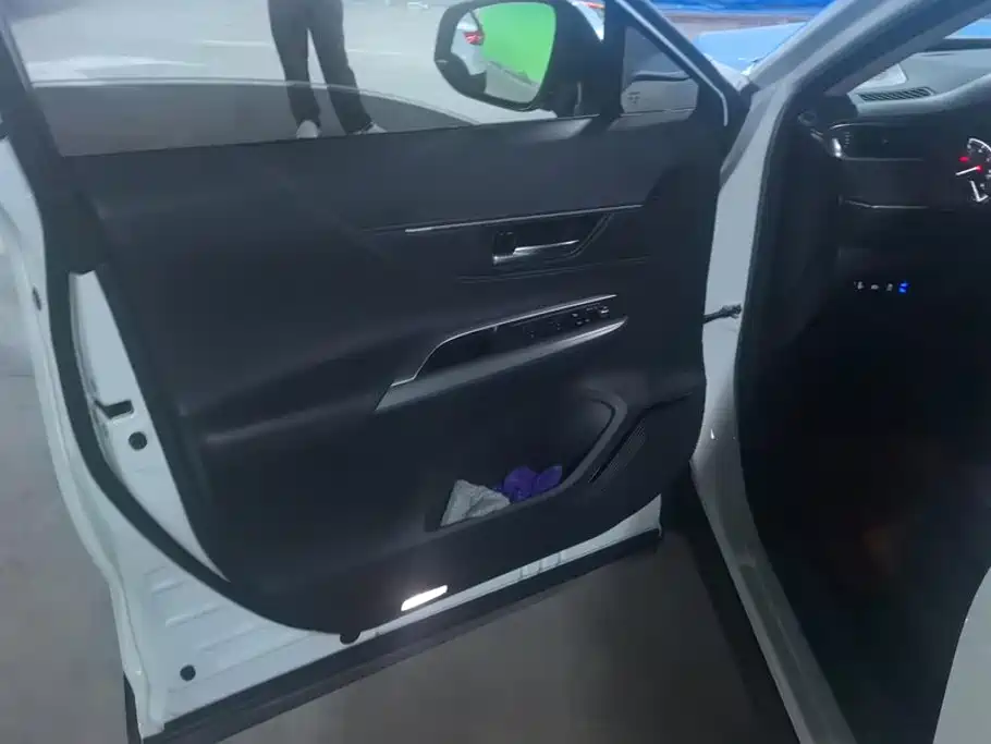 Toyota Harrier — миниатюра 6