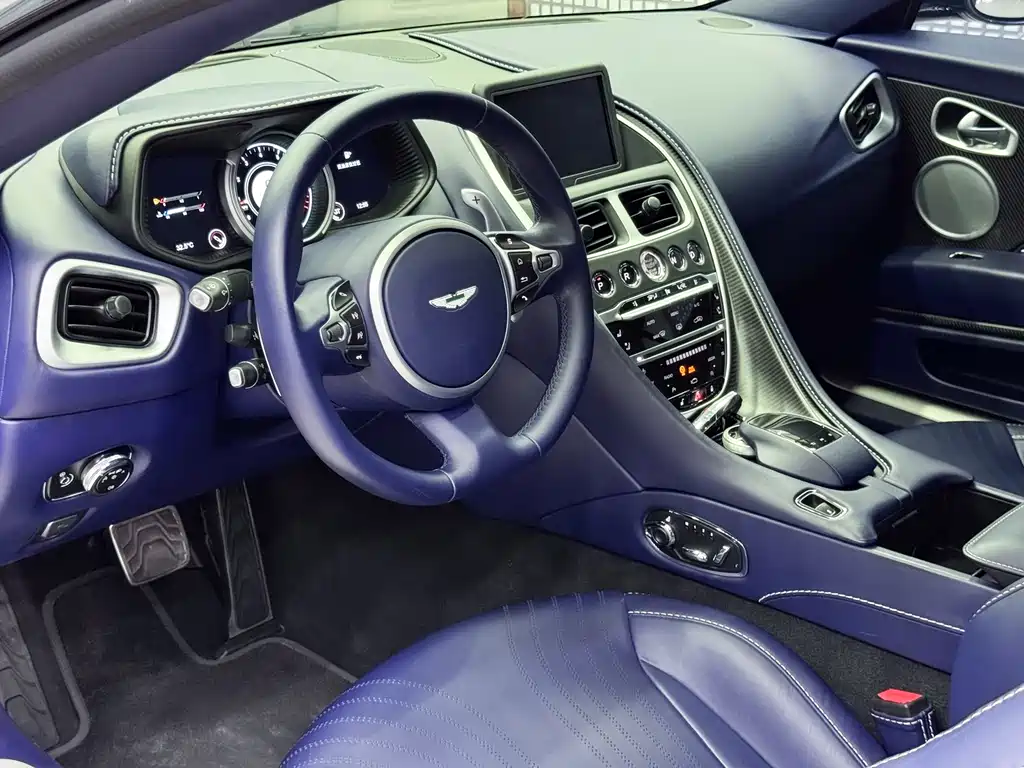 Aston Martin DB11 2019 4.0T V8 Coupe