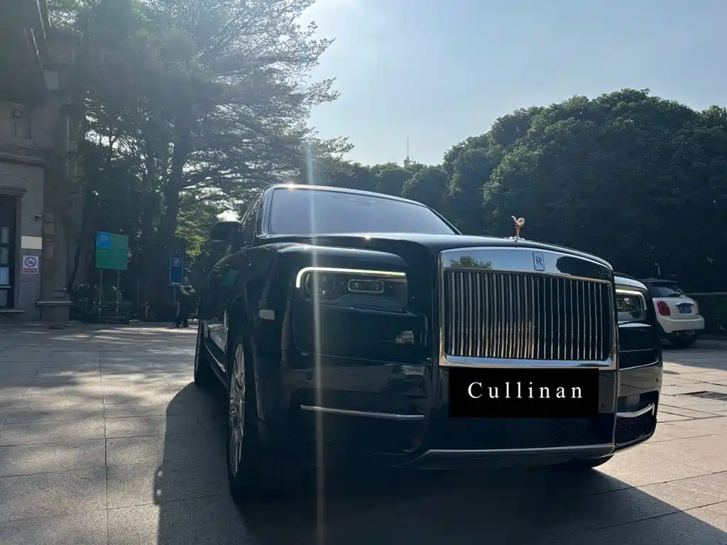Rolls-Royce Cullinan — миниатюра 2