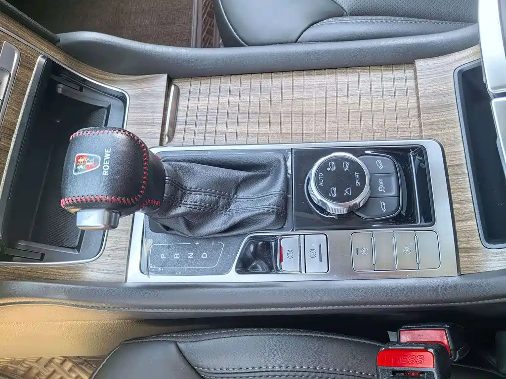 Roewe RX8 — миниатюра 5