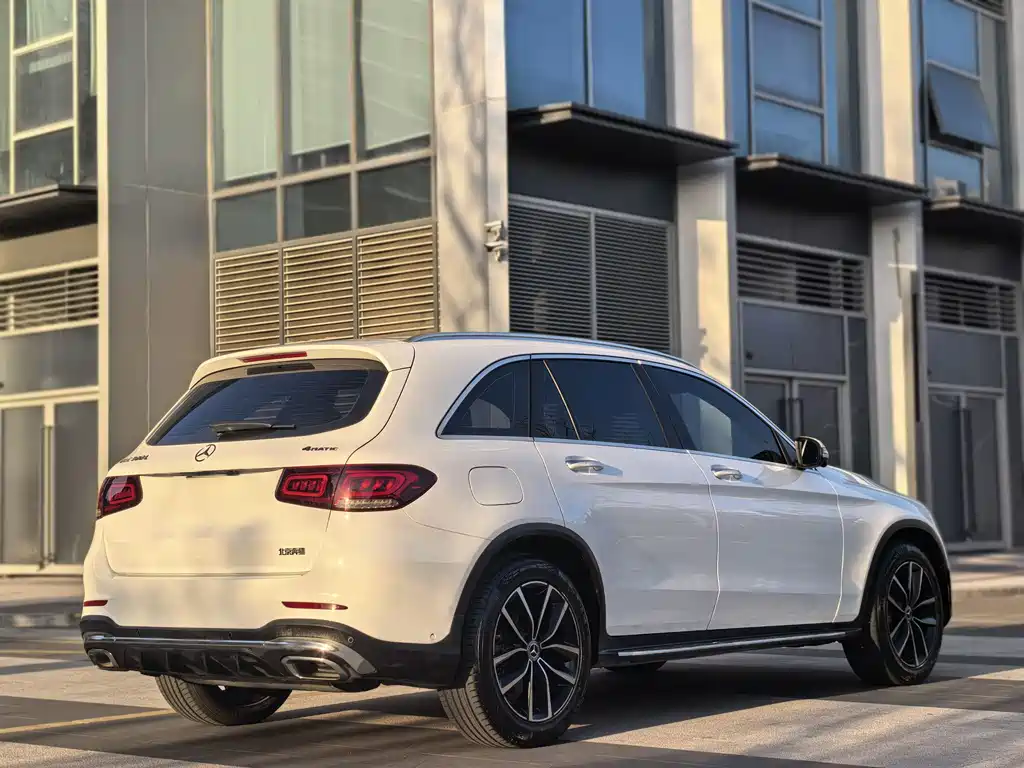 MERCEDES-BENZ GLC