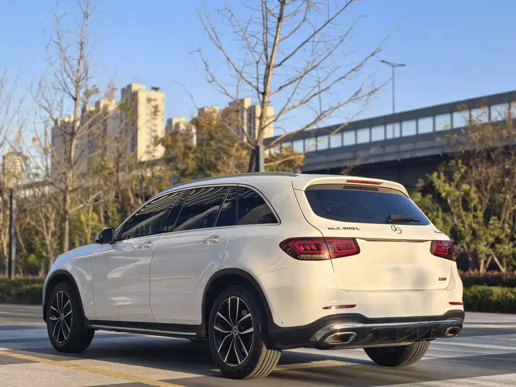 MERCEDES-BENZ GLC