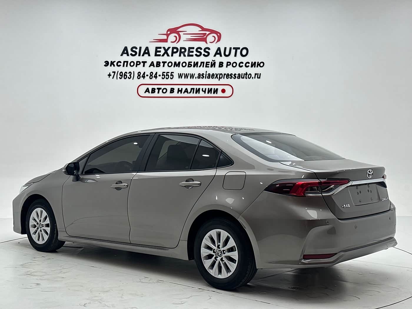 Toyota Corolla 1.5 л 2023 г. Серебристо-серый, пробег 40000 км