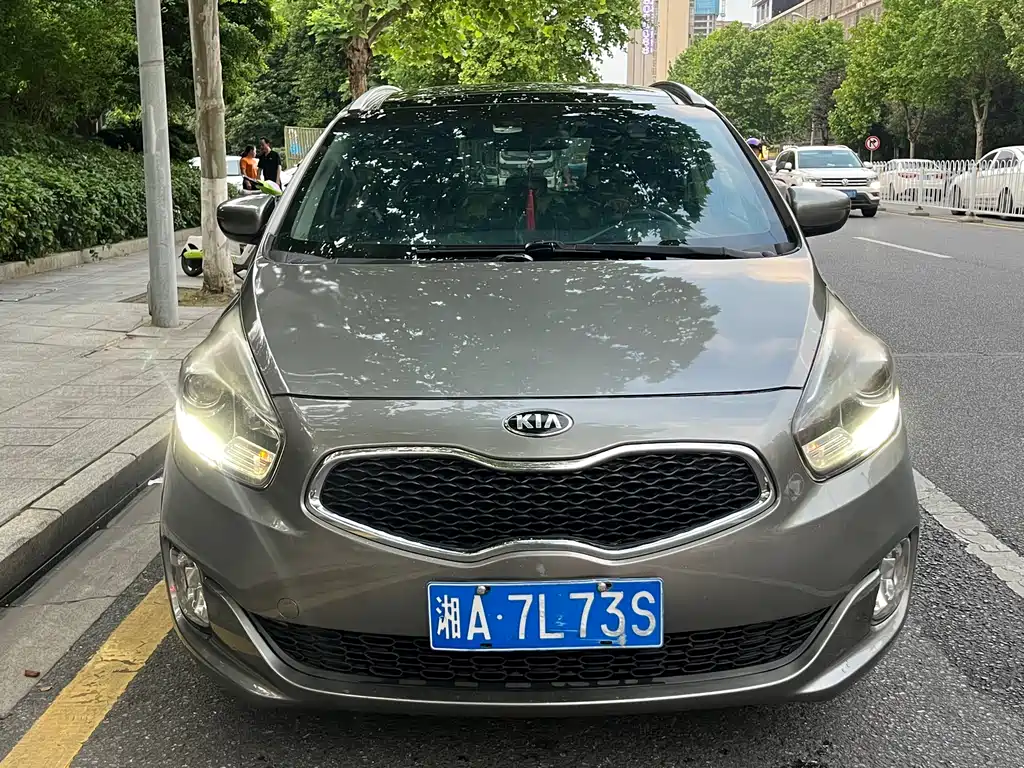 Kia Carens 2016