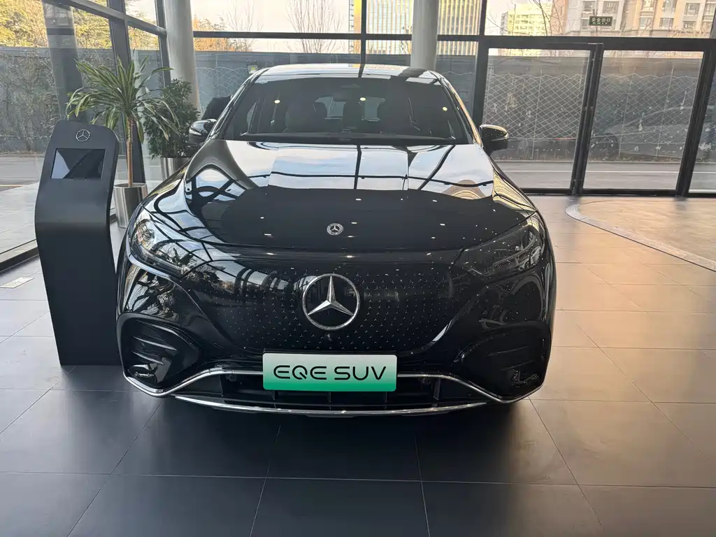 MERCEDES-BENZ EQE SUV