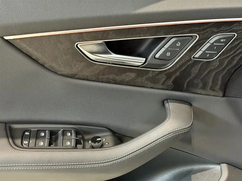 Audi Q8 2024 55 TFSI Luxury