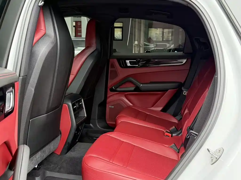 Porsche Cayenne — миниатюра 4