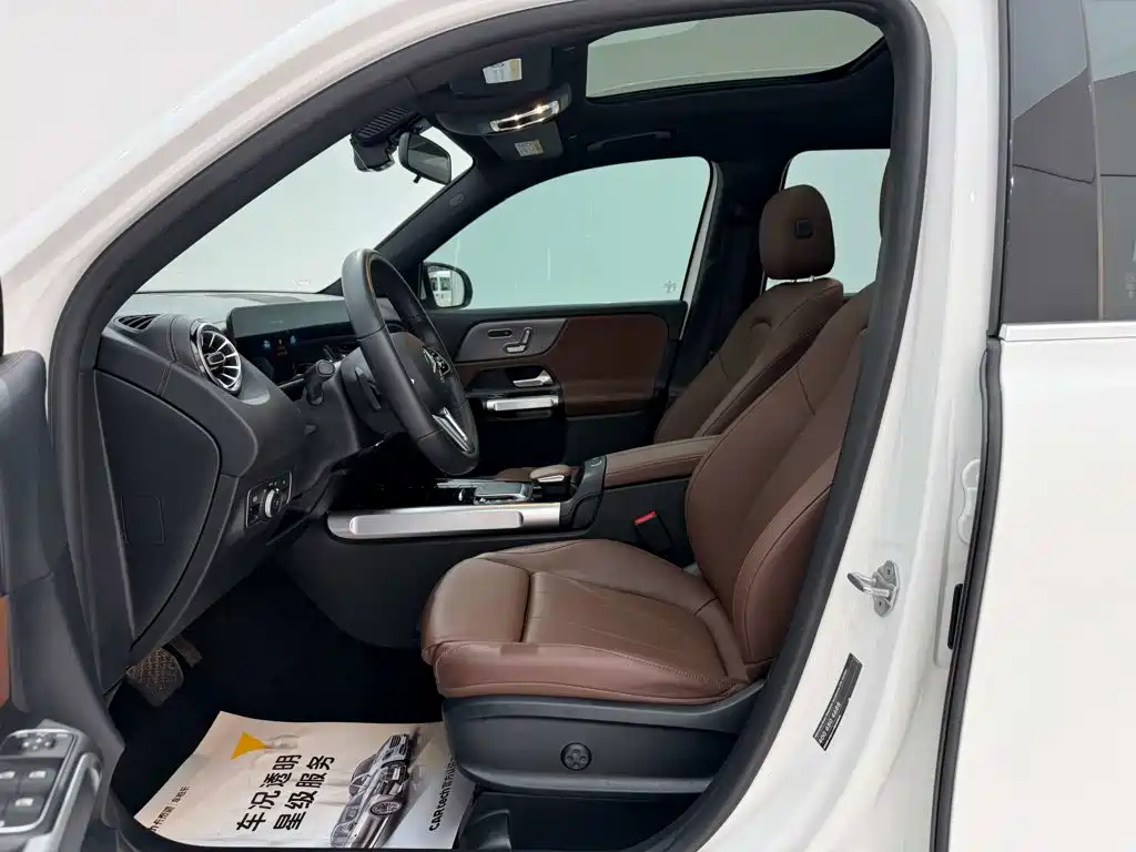 Mercedes-Benz GLB — миниатюра 17