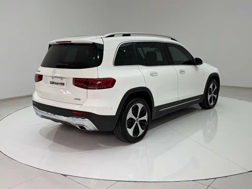 Mercedes-Benz GLB — миниатюра 30