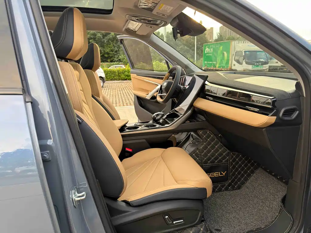 Geely Boyue L — миниатюра 11