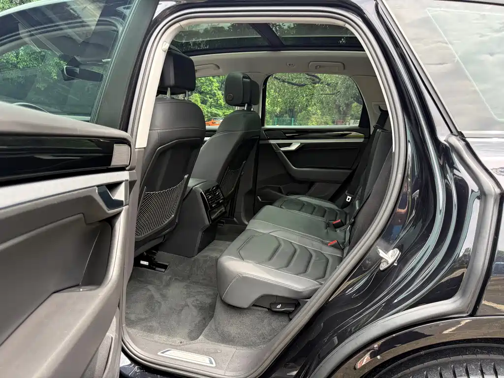 Volkswagen Touareg — миниатюра 9